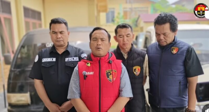 Penjelasan Kasat Rekrim Polres Kerinci AKP R. Fifin Ritonga, S.H. didampingi Kasi Humas IPTU Juanda.