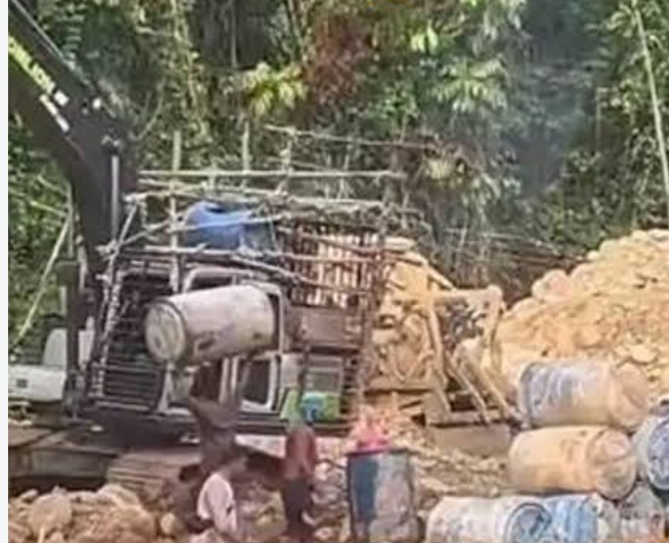 Kerusakan Kawasan TNKS kegiatan PETI ilegal berkelanjutan yang terdiamkan