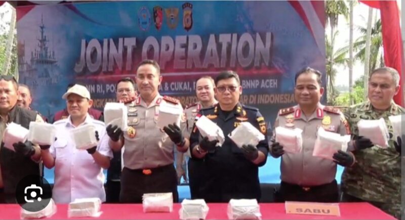 Kapolri Jendral Pol Sayudi Ario Seto bersama tim Gabungan berhasil ungkap Laboratorium sabu di Aceh.