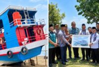 Bangkai Kapal Bantuan Gubenur Jambi Al Haris seharga Rp 1,2 Miliar, Hanya Seminggu berlayar  langsung Rusak, saat penyerahan Kapal pada pengelolaan Desa Tanjung Tanah  disaksikan Pj Bupati Asraf.