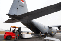 Pesawat Hercules TNI AU dikerahkan untuk mengantar